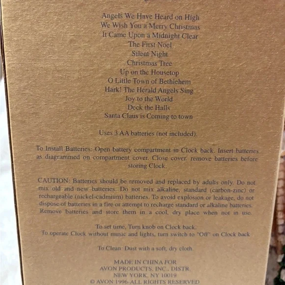 CHRISTMAS MUSICAL CLOCK VINTAGE 1996 LIGHTS UP AND PLAYS 12 HOLIDAY SONGS - Picture 8 of 11